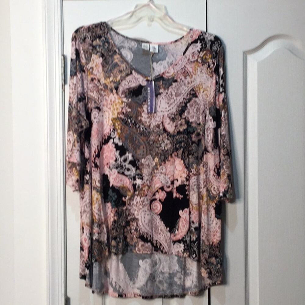 Artisan New York 2x floral top NWT perfect